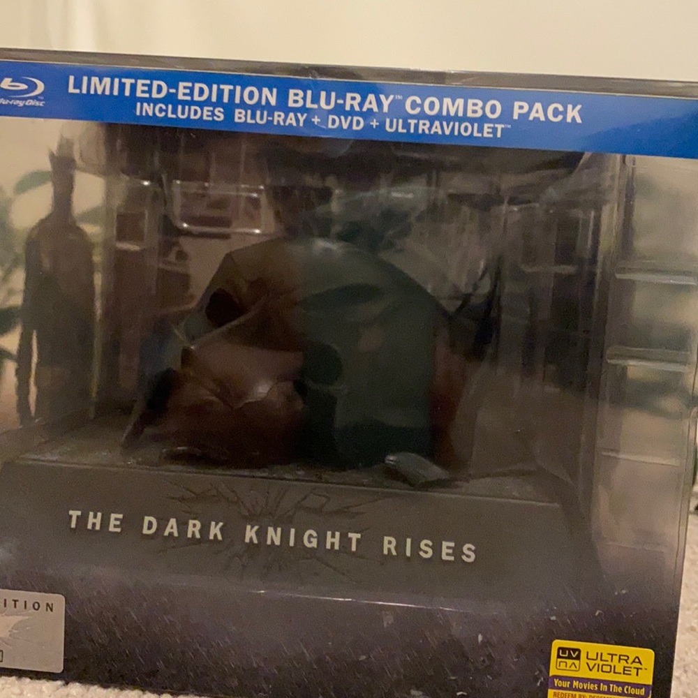 The Dark knight rises limited edition Blu - Ray combo pack